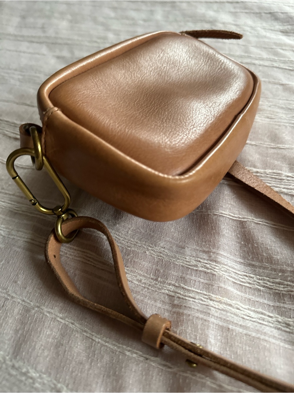 MADEWELL The Leather Carabiner Mini Crossbody Bag | Warm Hickory Tan - Picture 8 of 14